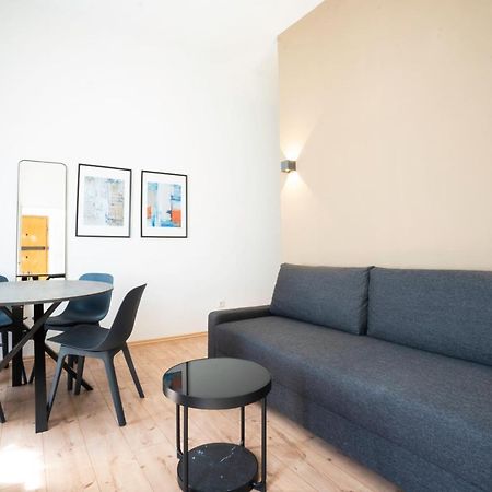 Modern 1-Bedroom Apartment Next To Praterstern Виена Екстериор снимка