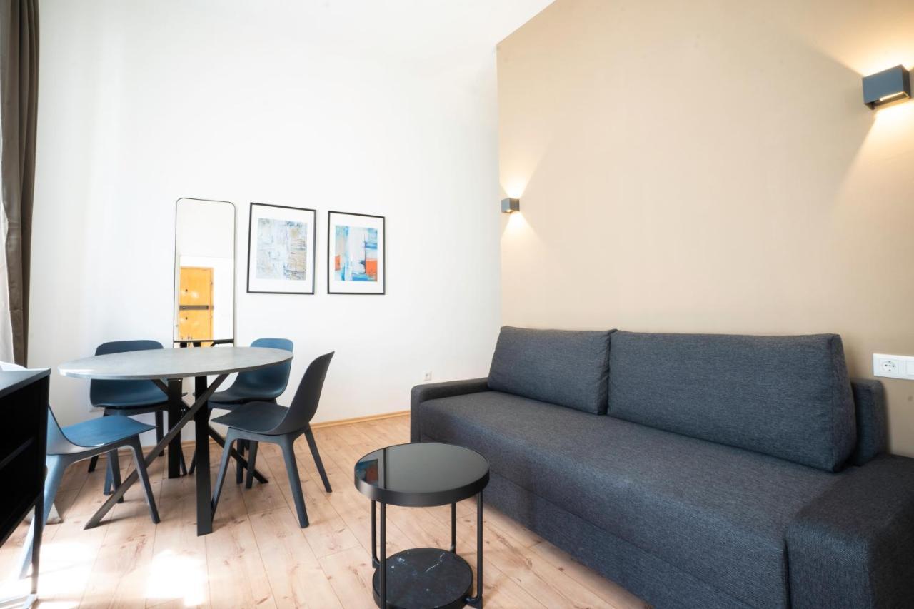 Modern 1-Bedroom Apartment Next To Praterstern Виена Екстериор снимка