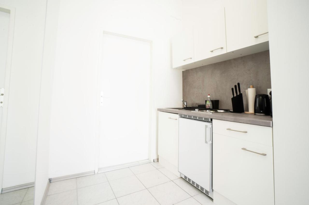 Modern 1-Bedroom Apartment Next To Praterstern Виена Екстериор снимка